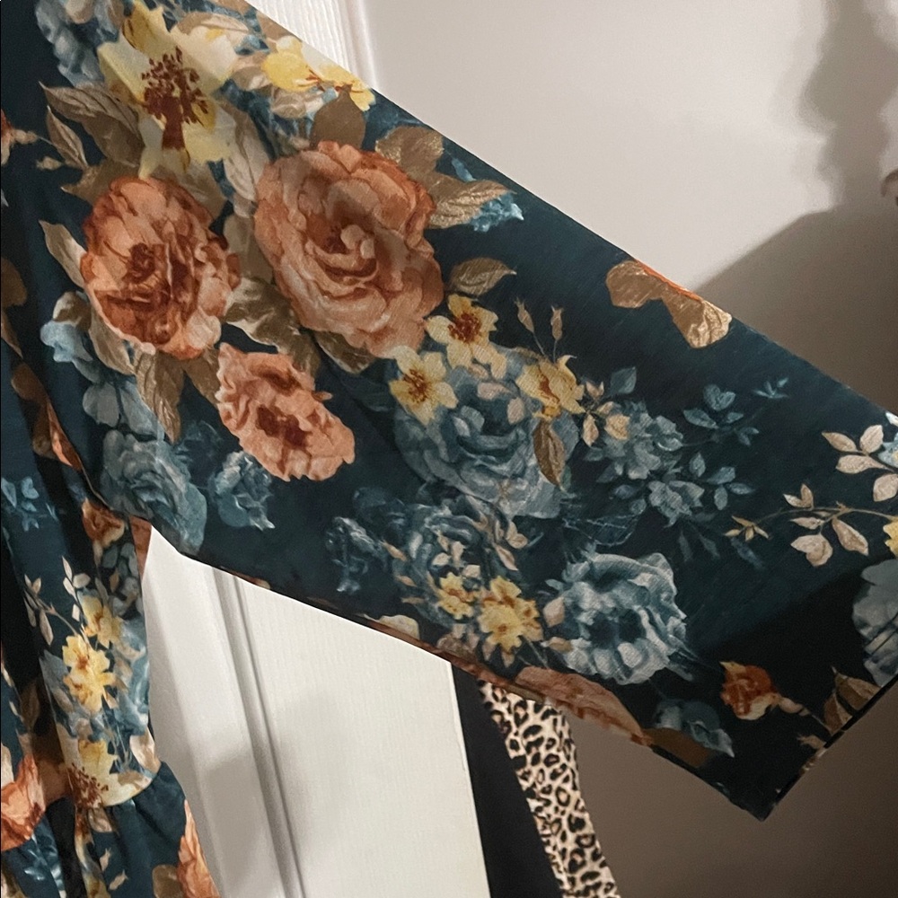 Floral Peplum Tunic Top - Teal Floral - Picture 3 of 5